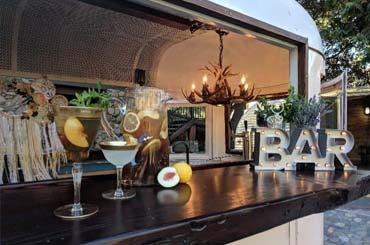 catering and bar